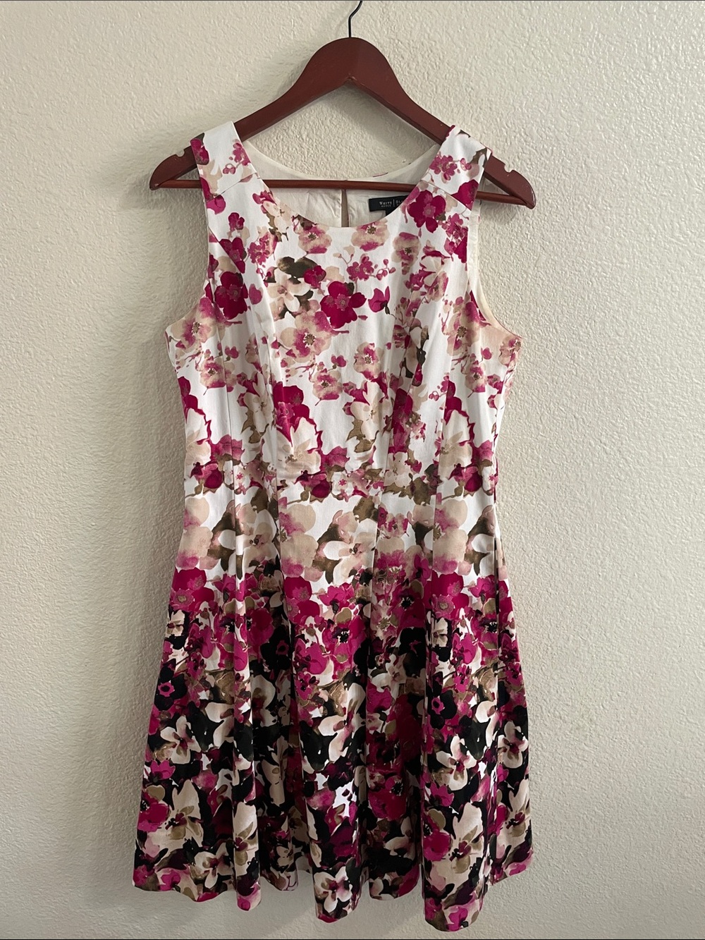 White House Black Market Size: 10 Cream Dress with Pink Floral Print w/ pockets